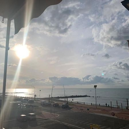 Rome'S Harbour All Year Lido di Ostia Bagian luar foto