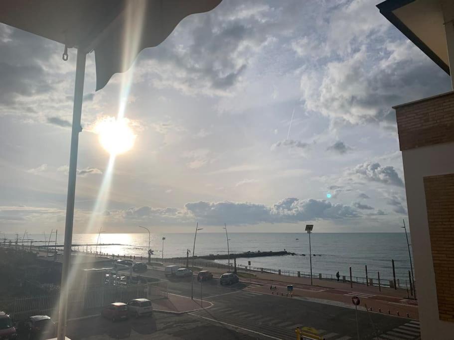 Rome'S Harbour All Year Lido di Ostia Bagian luar foto