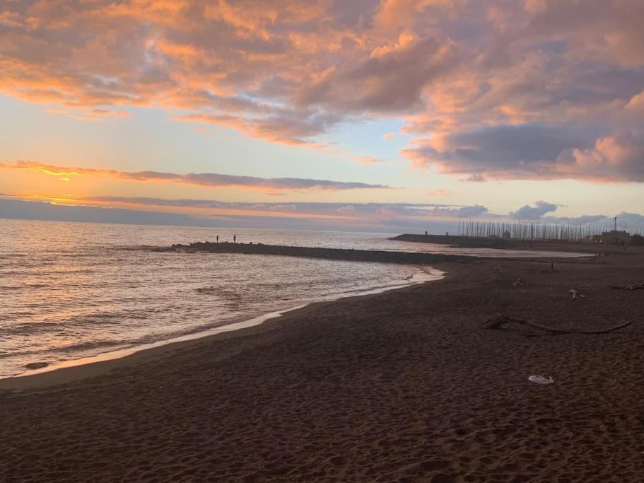 Rome'S Harbour All Year Lido di Ostia Bagian luar foto